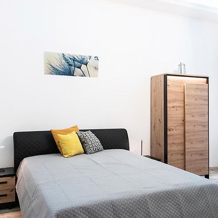 Astoria Tiny Apartment Budapest Bagian luar foto