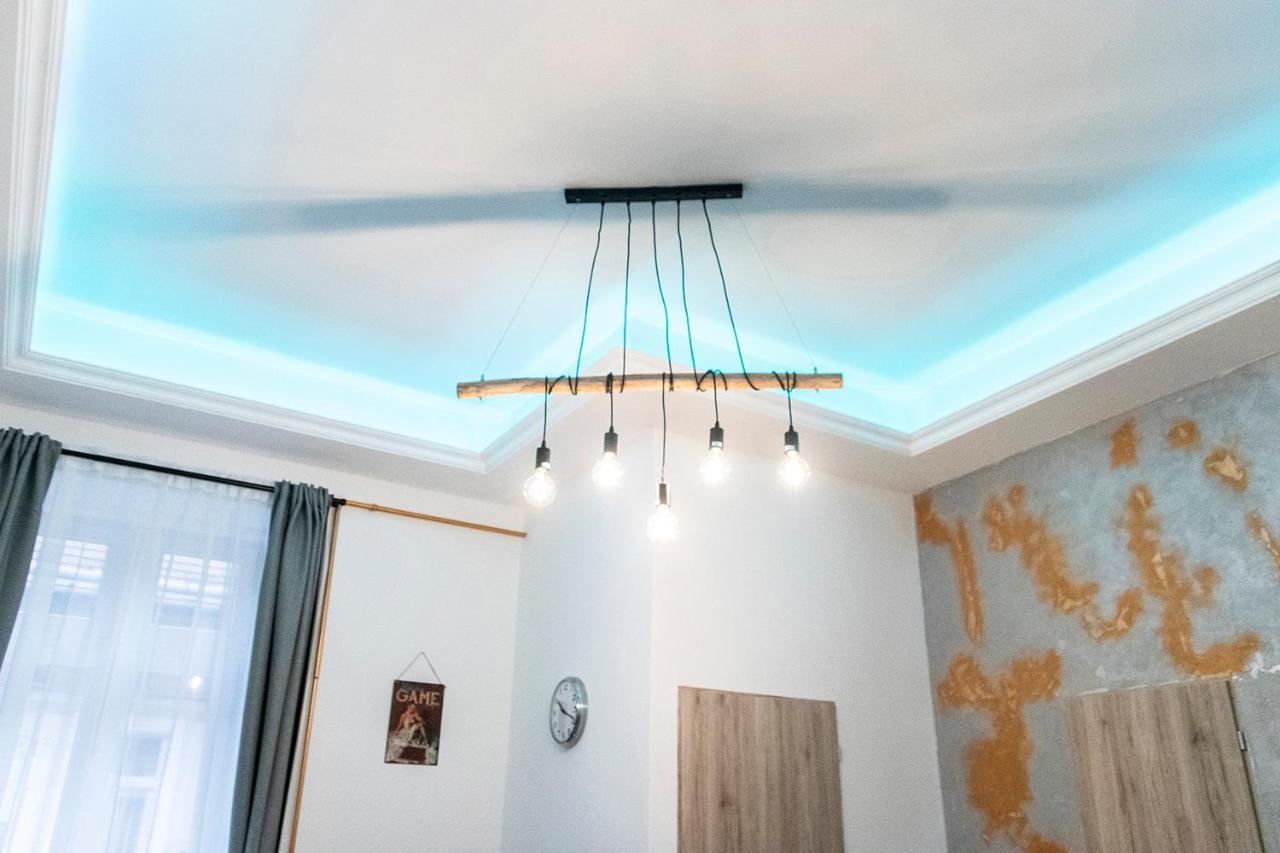 Astoria Tiny Apartment Budapest Bagian luar foto