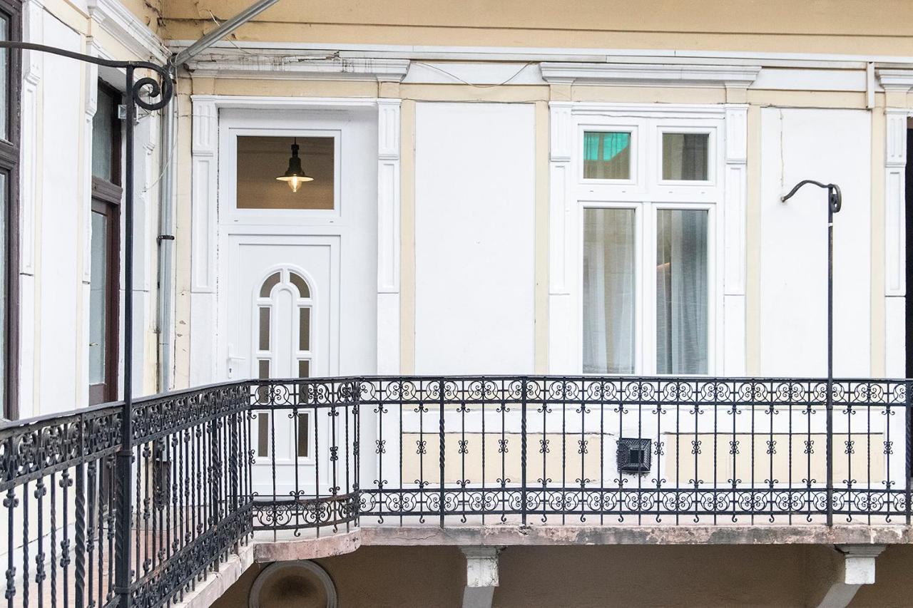Astoria Tiny Apartment Budapest Bagian luar foto